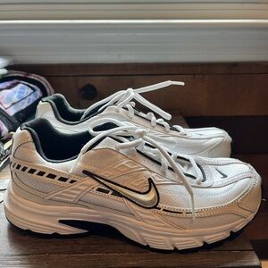 Nike Initiator White and Black Athletic Shoes - Size 8.5 - worn once